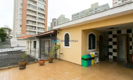 Amplo sobrado de 6 dorms ( 5 suítes) e 6 vagas em excelente localização.