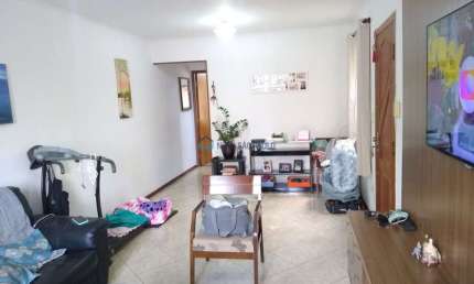 Casa com 4 dormitórios , 2 vagas, quintal com churrasqueira na Saude.
