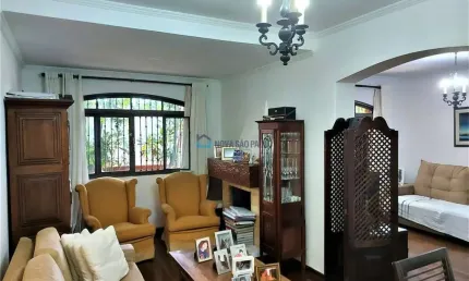 Casa sobrada| venda| moema|4 quartos| 4 suítes| 195 m²|4 vagas| com edícula.
