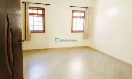 Sobrado . 580 mts metrô Alto Ipiranga . 03 dormitórios (01 suíte) . 03 vagas . 150 m²