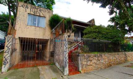 Jabaquara, cidade vargas. Casa terréa assobradada ao lado metrô,Aceita apto como permuta.