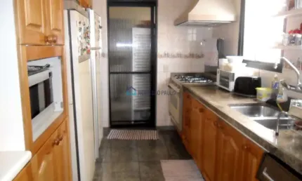 Apartamento em Moema Pássaros| 260 m²| 3 suítes| 4 vagas