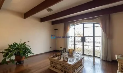 Casa a venda no Jardim Aeroporto com 03 dormitórios, 180 m² útil