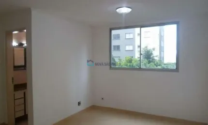 Apartamento de 2 dormitórios em prédio de torre única