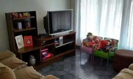 Casa sobrado com 03 dormitórios na região de americanópolis