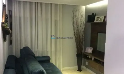 Apartamento com 02 dormitórios na região da Vila Moinho Velho.