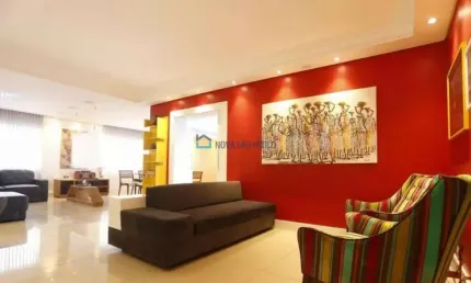Apartamento de 210m² com 3 dormitórios, sendo 2 Suítes ,3 Banheiros e 1 vaga.