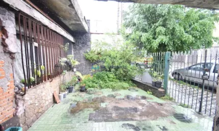 Casa térrea com 3 dormitórios, 2 vagas - Jardim da Saúde.