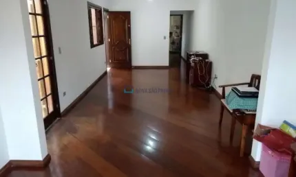 Sobrado 4 dormitórios 200m² área útil, 5 vagas, Bosque da Saude!
