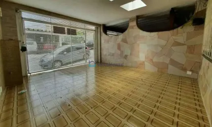 Sobrado com 3 dormitórios, sendo 1 suíte, 3 banheiros, 2 vagas de garagem, no Sacomã/Ipiranga