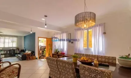 Casa à venda, com 141 m², a 750 m do Shopping Metrô Santa Cruz