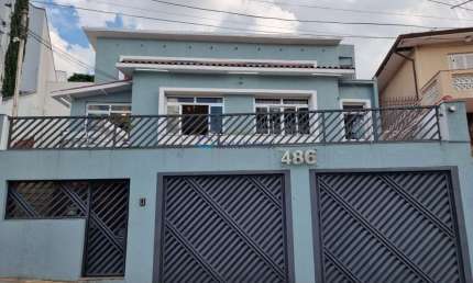 Sobrado Triplex, 7 Dormitórios, 3 suítes, 6Wc, 2 vagas, quintal, Churrasqueira! JD da Saúde