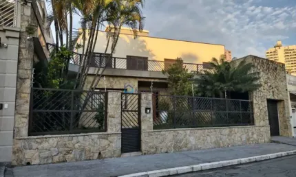 Sobrado Jardim da Saúde com 18 mt de frente , 4 Dormitórios, 3 Suítes. Aceita Permuta