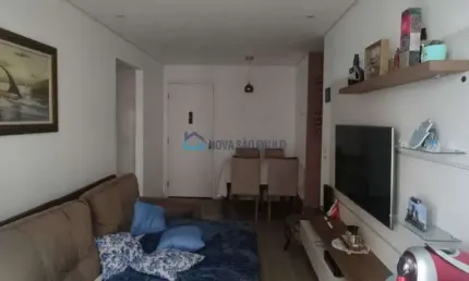 Apartamento zoológico, próximo a delegacia, escolas, supermercados, drogarias, comércio.