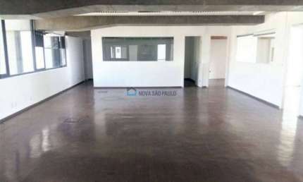 Venda. Conjunto Comercial no Brooklin com 212  m² . 3 vagas.  6 salas.