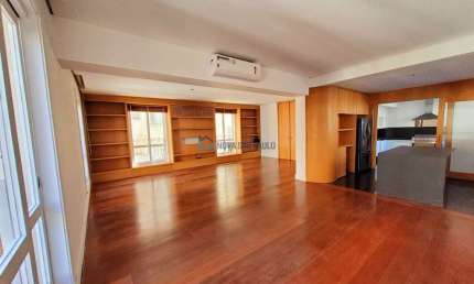 Apartamento com 04 dormitórios na região de Cerqueira César
