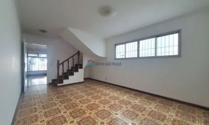 Sobrado em rua privada, próximo ao metrô Conceição!