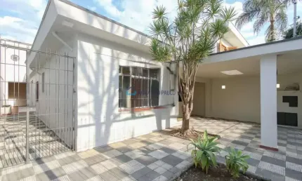 Casa térrea com 180m² sendo 4 dorms 1 suíte sala coz 3 banhs área de serviço 2 vagas de garagem.