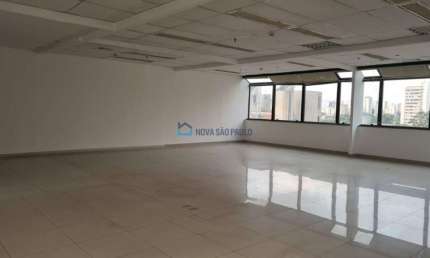 Cidade Monções|Conjunto Comercial|100m²|Copa|3 vagas para carros|1 vaga para moto