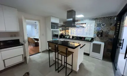 Sobrado 280m² - 4 dormitórios, 1 suíte, 2 vagas - ipiranga