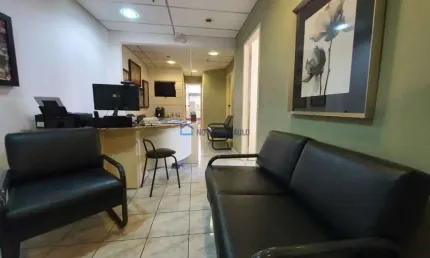 Conjunto comercial em moema com 98m² próximo av. ibirapuera, ao metrô