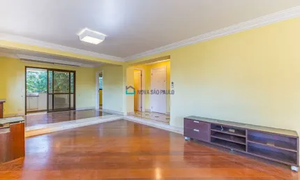Apartamento no Campo Belo | 4 Suítes | 4 Vagas | Varanda
