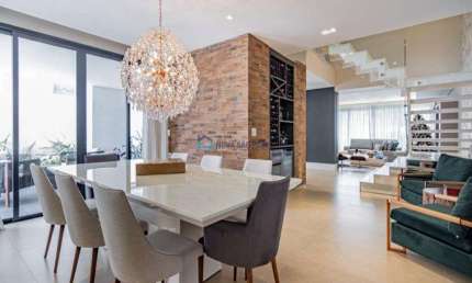 Casa com 4 Quartos e 4 vagas à Venda, com 415m², no Jd Paulista, a duas quadras do Parque Ibirapuera