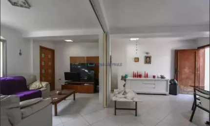 Sobrado 220m² 4 dormitórios 1 suíte sala cozinha 3 banheiros lavanderia 4 vagas de garagem