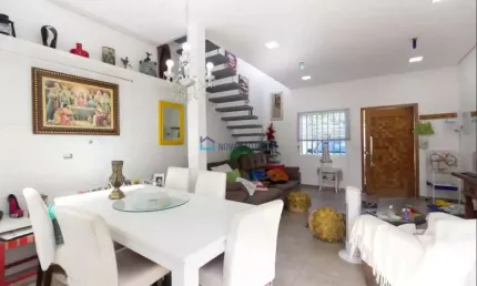 Sobrado com 135m² 3 dormitórios sala 2 ambientes  cozinha 3 banheiros lavanderia 1 vaga de garagem
