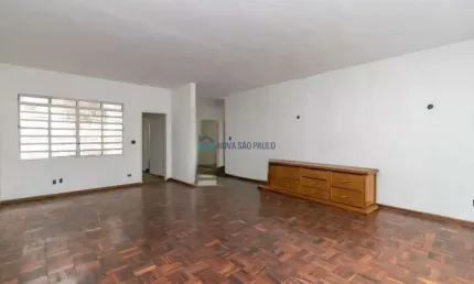 Venda. terreno com 625m². casa com 292m² au. 3 quartos. 4 vagas de garagem.