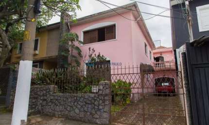 Sobrado com 165m² 3 dormitórios sala cozinha 2 banheiros área de serviço 4 vagas de garagem