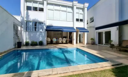 Casa ampla e requintada|piscina|área gourmet| lindo jardim