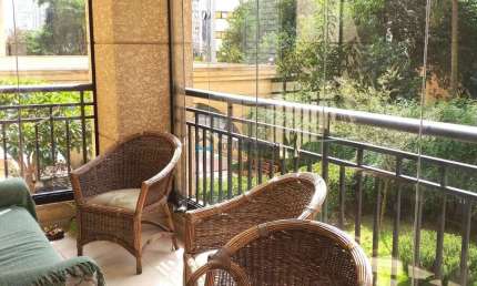 com 3 Dormitórios sendo 2 Suítes. Living amplo integrado ao terraço