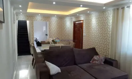 Sobrado à venda na Vila Gumercindo 3 quartos sendo 1 suíte e 2 vagas .