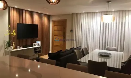 Casa à venda no Planalto Paulista com 3 quartos e 1 vaga de garagem.