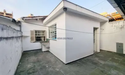 Casa térrea à venda, com 02 dormitórios, 2 vagas, edícula, a 500 metros do metrô jabaquara!