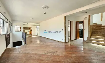 Sobrado à Venda com 4 dormitórios e 4 Vagas, 383 m² Vila Gumercindo - Metrô Santos Imigrantes