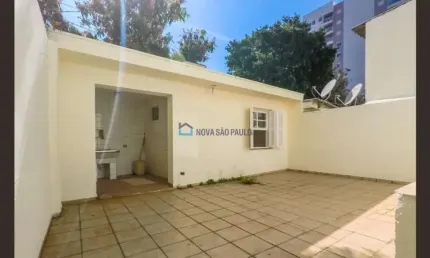 Sobrado comercial à venda na chácara inglesa com 120m² construída, 4 salas, edícula, 2 vagas  frente