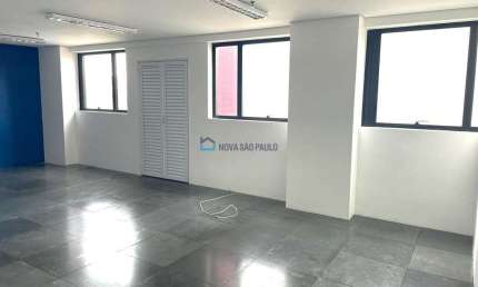 Sala Comercial a venda ao lado da Estação São Judas