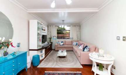 Casa à Venda na Vila Clementino com 3 quartos e 3 vagas de garagem.