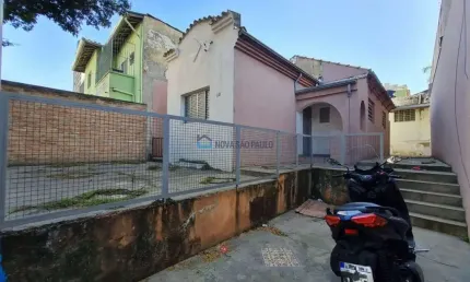 Esta casa térrea está situada na avenida gentil de moura à 500 mts do metrô alto do ipiranga.