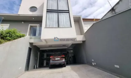 Sobrado com 3 andares, 500m², 4 Suítes, Parque dos Principes