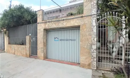 Casa térrea com 2 dormitórios  e 3 vagas no Ipiranga