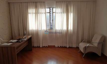 Apartamento próximo metrô Jabaquara, escolas, supermercados, bancos.