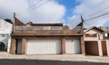 Casa à venda com piscina na Vila Guarani com 6 quartos e 5 vagas de garagem!.