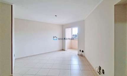 Apartamento à venda, com 70 m², 3 dormitórios, 1 suíte, 2 vagas, próximo ao metrô Conceição