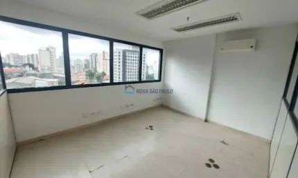 Sala comercial na Praça da Árvore, 58m² com 1 banheiro e 1 vaga.