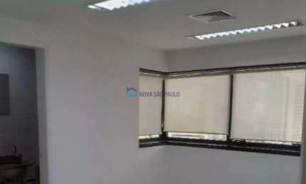 Conjunto comercial na Via Olímpia | 90m² | 2 Vagas | Venda