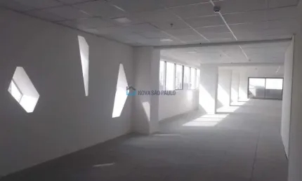Conjunto Comercial - Jardim Caravelas com 316,14m² - 9 Vagas