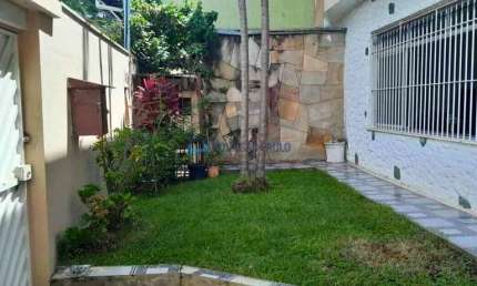 Sobrado próximo ao metrô Saúde, Zona Sul, 4 dormitórios (1 suíte) . 4 banheiros . 5 vagas . 215 m2